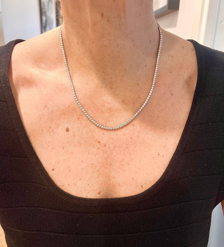 Collier Collier rivière en or gris 18 carats et diamants 10,15 carats 58 Facettes C142