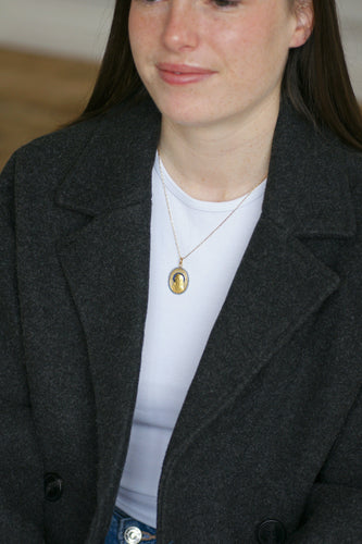 Pendentif Jener - Médaille Vierge Marie Art Nouveau en or jaune et perles fines 58 Facettes