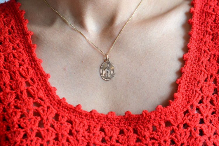 Pendentif Médaille miraculeuse ovale Vierge Marie en or rose 58 Facettes Ref295