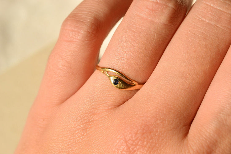 Bague 54 Bague serpent en or jaune 18 carats et saphir 58 Facettes 3630