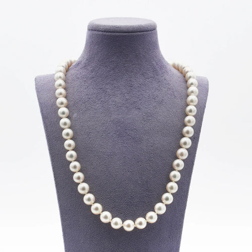 Collier Collier de perles Akoya du Japon avec fermoir en or jaune 18 kt 58 Facettes 17657