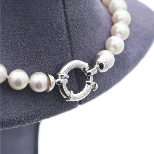 Collier Collier de perles Akoya japonaises avec fermoir en or blanc 18 ct 58 Facettes 17651