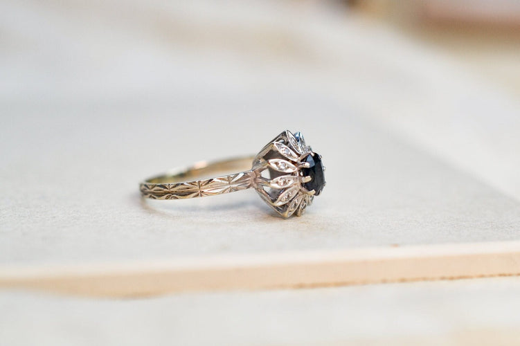 Bague 55 Bague Marguerite en or blanc et saphir, diamants 58 Facettes 3789