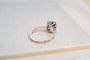 Bague 55 Bague Marguerite en or blanc et saphir, diamants 58 Facettes 3789