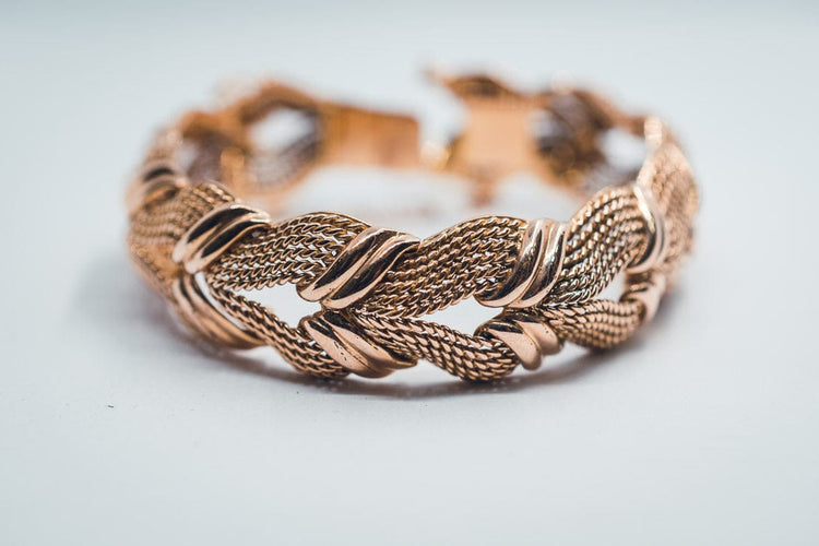 Bracelet Bracelet en or jaune 18 carats des années 1960 58 Facettes