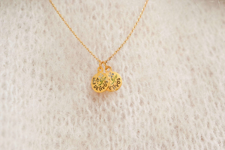 Pendentif Lot de 2 pendentifs sentimentaux portugais en or jaune 18 carats et émail noir 58 Facettes 3664