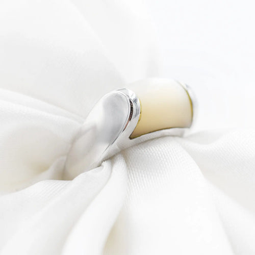 Bague 54 Bulgari Tronchetto - Bague en or blanc 18 carats et nacre 58 Facettes 14556