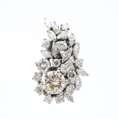 Boucles d'oreilles Boucles d'oreilles en or blanc avec diamants 58 Facettes 22383