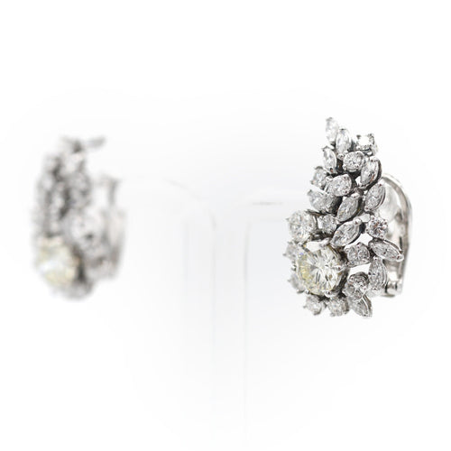 Boucles d'oreilles Boucles d'oreilles en or blanc avec diamants 58 Facettes 22383