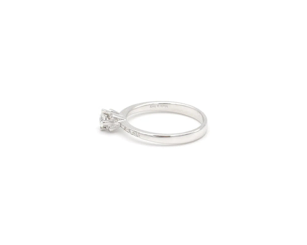 Bague Bague solitaire Alfieri 0,15 ct en or blanc avec pavage sur l'anneau 58 Facettes 14336
