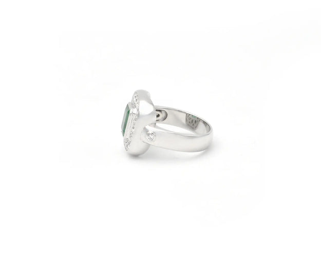 Bague Bague en or blanc 18 kt avec émeraude 1,50 ct et diamants 58 Facettes 14187