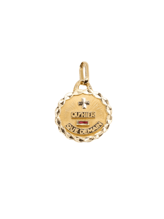 Pendentif AUGIS - Médaille amour ronde Plus qu'hier moins que demain or jaune rubis 58 Facettes J494