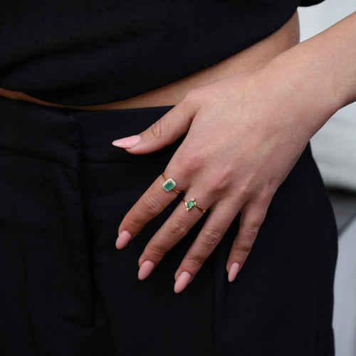 Bague Bague vintage en or jaune 18 carats avec tourmalines vertes et diamants 58 Facettes 2508012