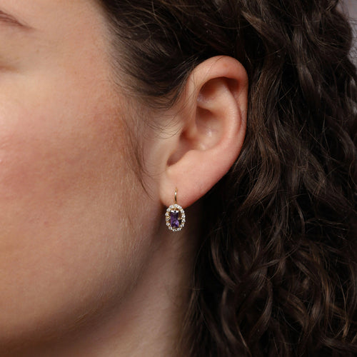 Boucles d'oreilles Boucles d’oreilles vintage en or jaune 14k, améthyste et saphirs blancs 58 Facettes 2508001