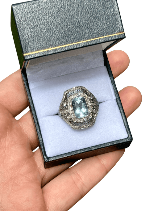 Ring 55 Art Deco style ring in platinum with central aquamarine and diamonds. 58 Facettes