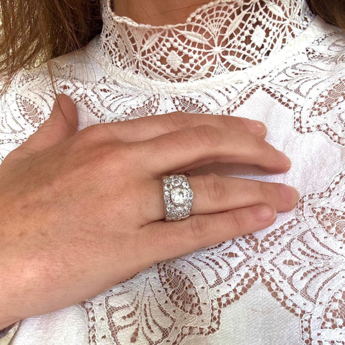 Bague 55 Bague bandeau en or gris 18K sertie de diamants taille ancienne 58 Facettes REF2549-317