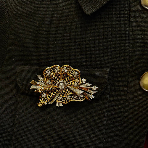 Broche Broche nœud dentelle en or jaune-rosé 18K, platine et diamants 58 Facettes REF2539CF-306