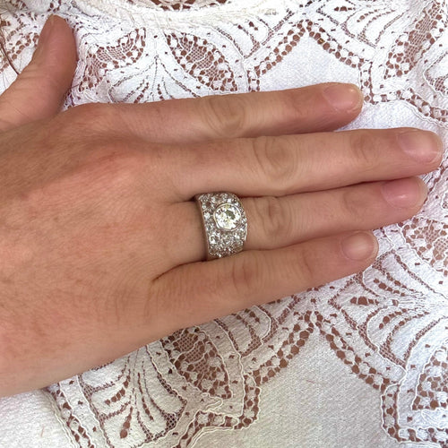 Bague 55 Bague bandeau en or gris 18K sertie de diamants taille ancienne 58 Facettes REF2549-317