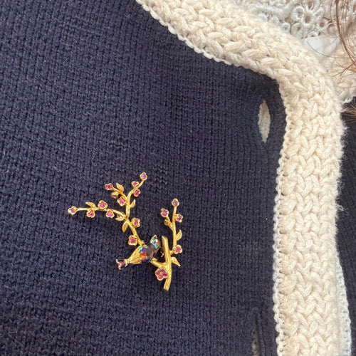 Broche Broche oiseau émaillé en or jaune 18K et rubis 58 Facettes REF2503-270