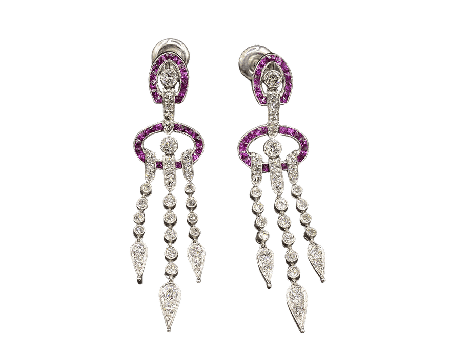 Boucles d'oreilles Boucles d'Oreilles Art Déco Diamants Rubis calibrés 58 Facettes A10220