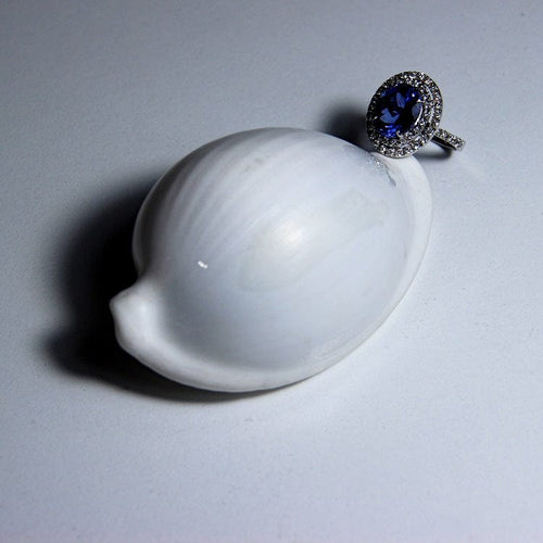 Bague Guidetti - Bague en or blanc avec tanzanite et diamants 58 Facettes G2437