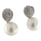 Boucles d'oreilles Boucles d’oreilles pendantes en or blanc 18 ct avec diamants et perle 58 Facettes G3804