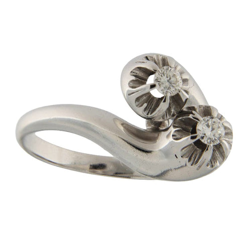 Bague 51.5 Bague contrariée vintage en or blanc 18 carats et diamants 58 Facettes G3840