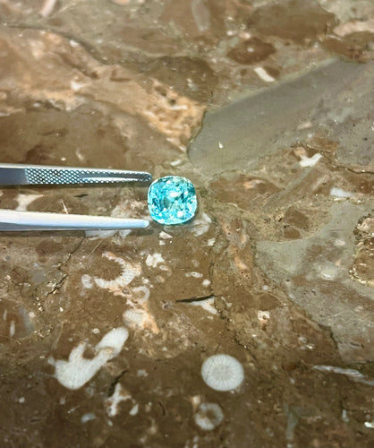 Grandidiérite - Pierre facettée taille coussin 2,13 ct avec certificat 58 Facettes P123