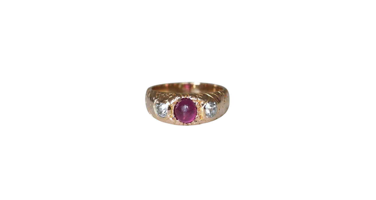 Bague jonc ciselé or rose rubis birman et diamants