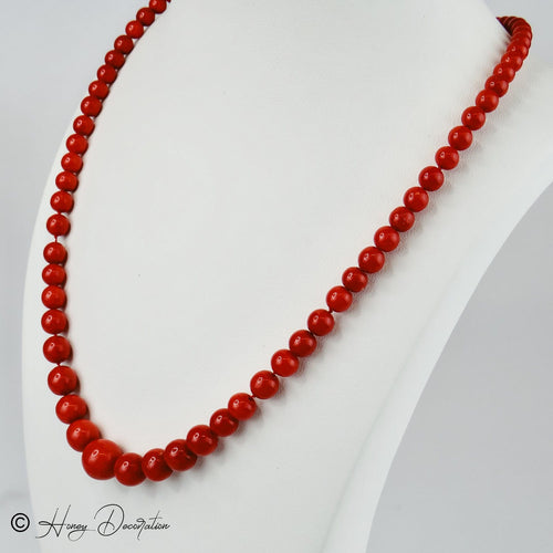 Collier Collier en corail avec fermoir en or jaune 18 carats 58 Facettes 2523