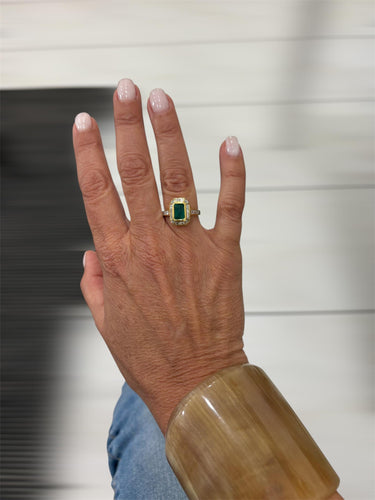 Bague 55 Bague de fiançailles rétro en or jaune 18 ct, émeraude et diamants 58 Facettes