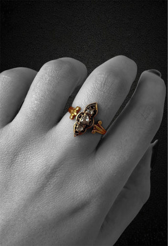 Bague Bague victorienne - Diamants taille rose et émail noir en or jaune 14 carats 58 Facettes