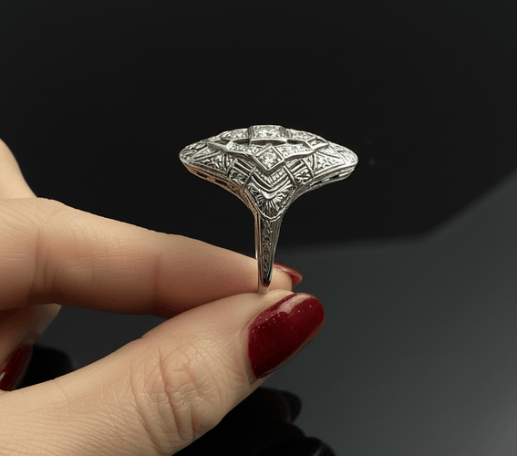 Bague Bague Art nouveau française en or blanc 18 carats et diamants 58 Facettes