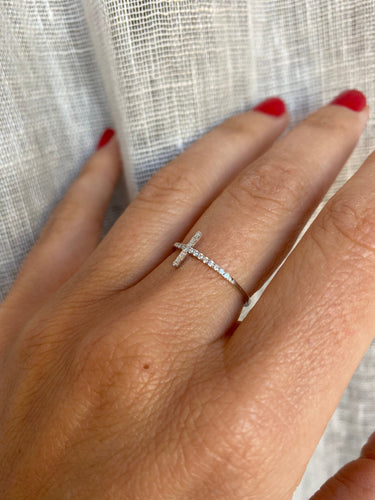 Bague 52 Bague design contemporaine en or blanc 18 carats et diamants 58 Facettes