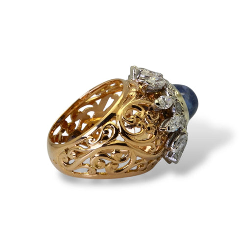 Bague 50 Bague dôme saphir cabochon en or jaune 18k et diamants 58 Facettes