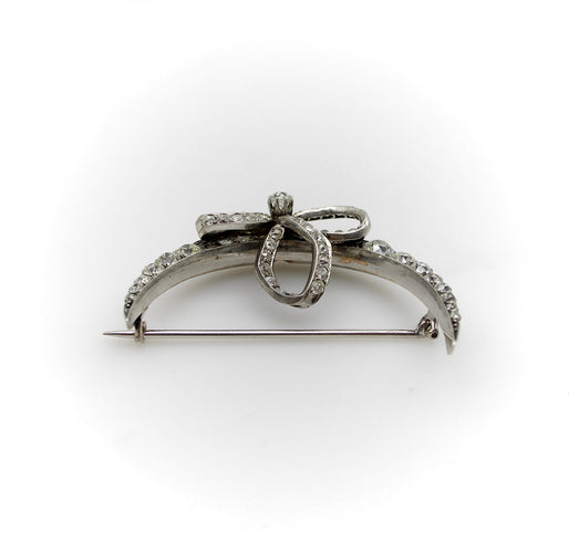 Broche Broche lune croissante à nœud en or et argent, diamants taille ancienne 58 Facettes