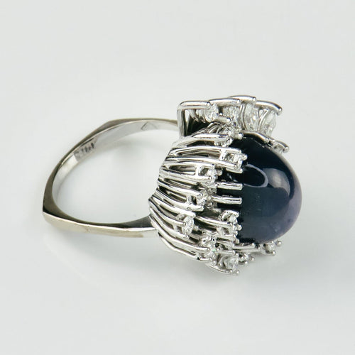 Bague 53.5 Bague en or blanc 750 avec saphir étoilé et diamants 58 Facettes 1864