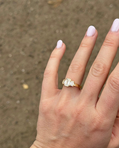 Bague 52.5 Bague trilogy en or jaune 18k et diamants taille émeraude 58 Facettes