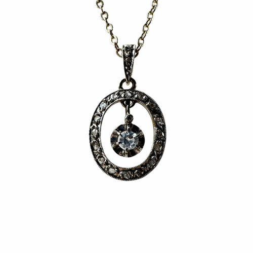 Collier Collier pendentif ovale en or gris 18K, platine et diamants 58 Facettes REF24032-196