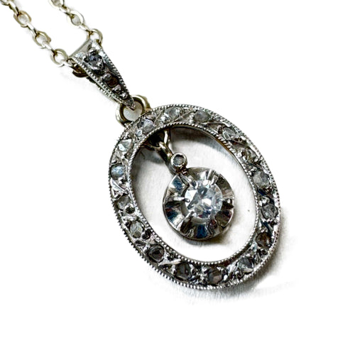Collier Collier pendentif ovale en or gris 18K, platine et diamants 58 Facettes REF24032-196