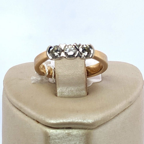 Bague 54 Bague trois pierres en or jaune 18 carats, taille 54 58 Facettes 250154