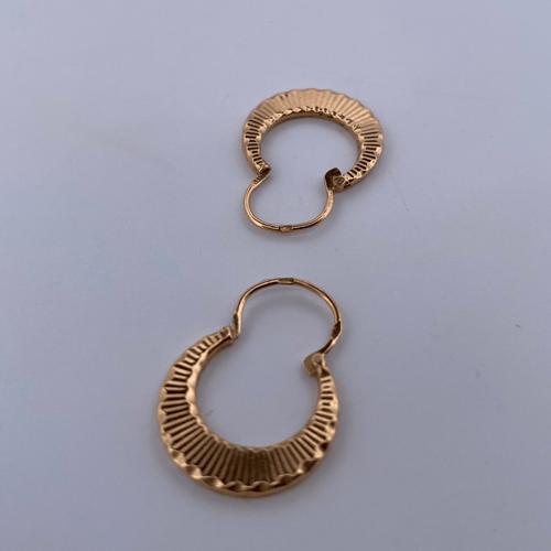 Boucles d'oreilles Boucles d’oreilles créoles texturées en or jaune 18 carats 58 Facettes 250013