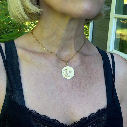Pendentif Médaillon étoile, lune et blé en or 18k et diamants 58 Facettes