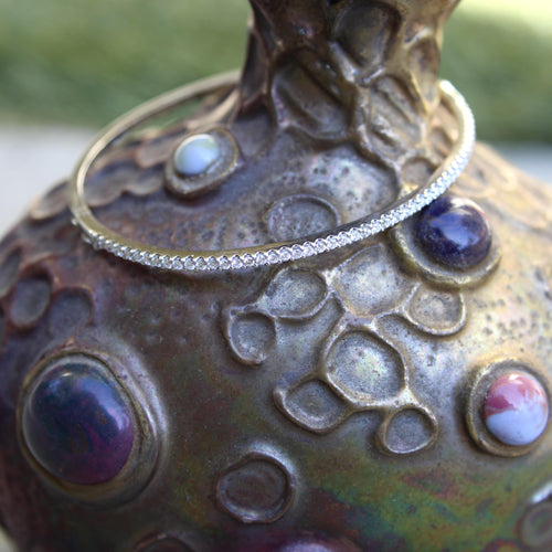 Bracelet Bracelet jonc contemporain en or blanc 18k et diamants 58 Facettes A2005B