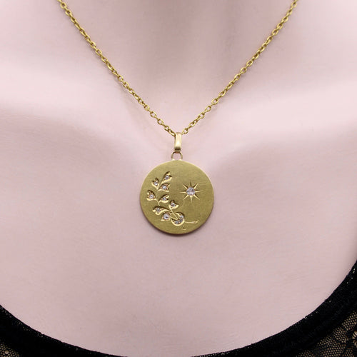 Pendentif Médaillon étoile, lune et blé en or 18k et diamants 58 Facettes