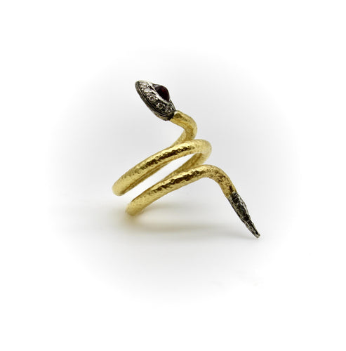 Bague Bague serpent vintage en or 22k, argent, rubis et diamants 58 Facettes A2005J