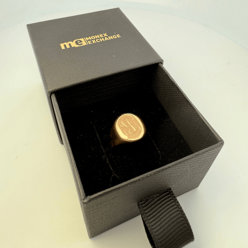 Bague 47.5 Bague chevalière gravée en or jaune 18 carats 5,53 g 58 Facettes 250009