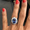 Bague 57 Bague entourage saphir de Ceylan ovale en platine et diamants 58 Facettes 1