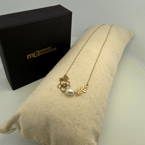 Collier Collier floral avec perle en or jaune 18 carats 58 Facettes 250017