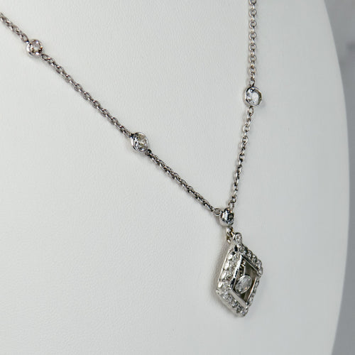 Collier Art déco - Collier en or blanc 585 et platine serti de diamants 58 Facettes 2637